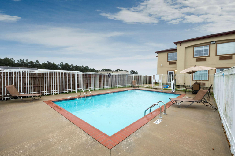 Sport & Beauty 4, Red Roof Inn & Suites Lake Charles, Calcasieu