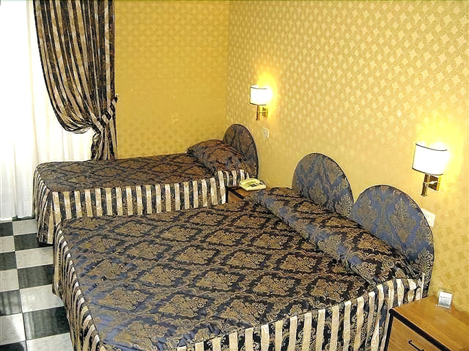 Bedroom 3, Mariano, Rome