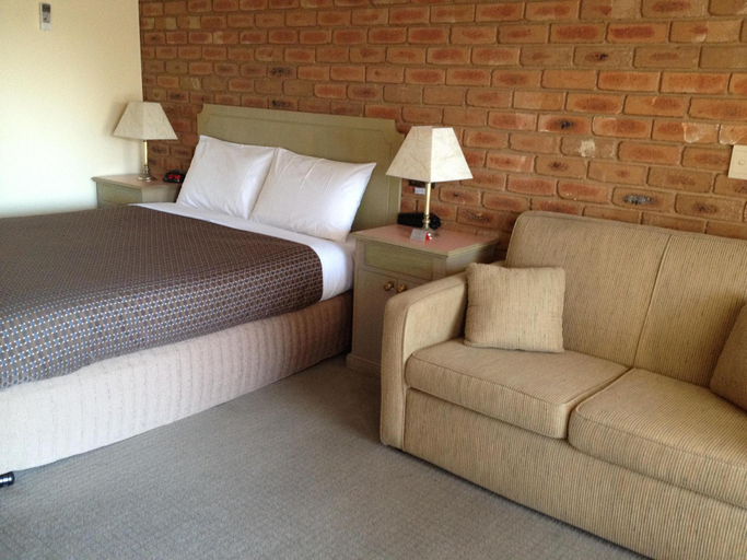 Bedroom 4, Bendigo Golden Square Motor Inn, Gr. Bendigo - Central