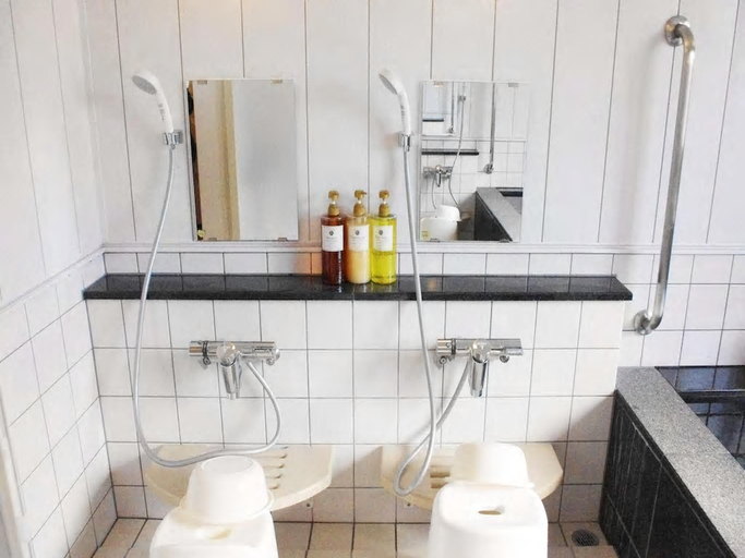 Bathroom 4, Racine Home Harie, Takashima