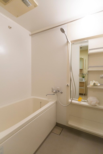 Bathroom 4, The Metropolitan, Fukuoka
