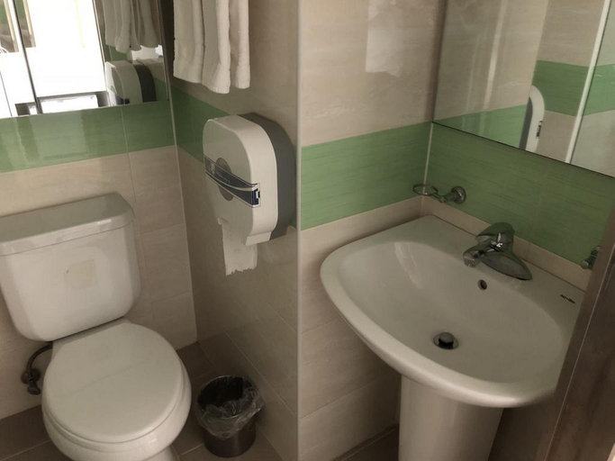 Bathroom, Galaxy Hotel, Yeongdeungpo
