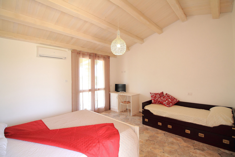 Bedroom 4, Oasi Blu, Carbonia-Iglesias