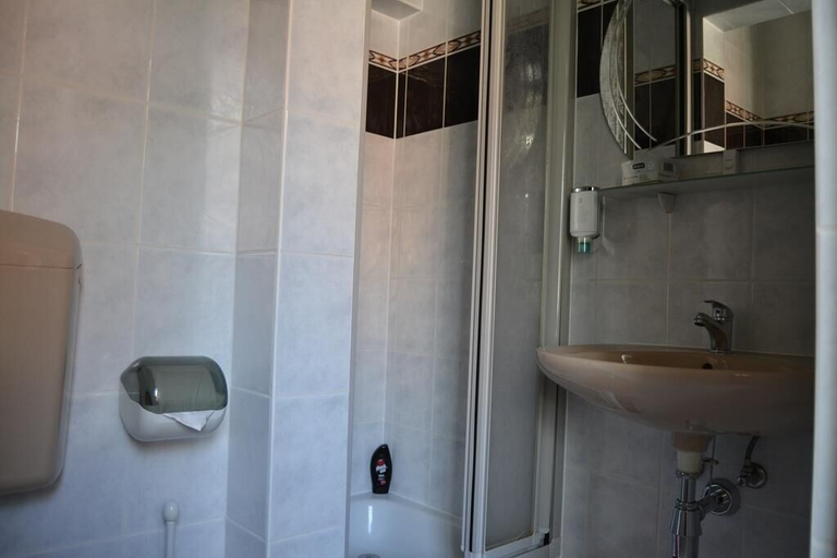 Bathroom 4, Pension Arietta, Vogtlandkreis