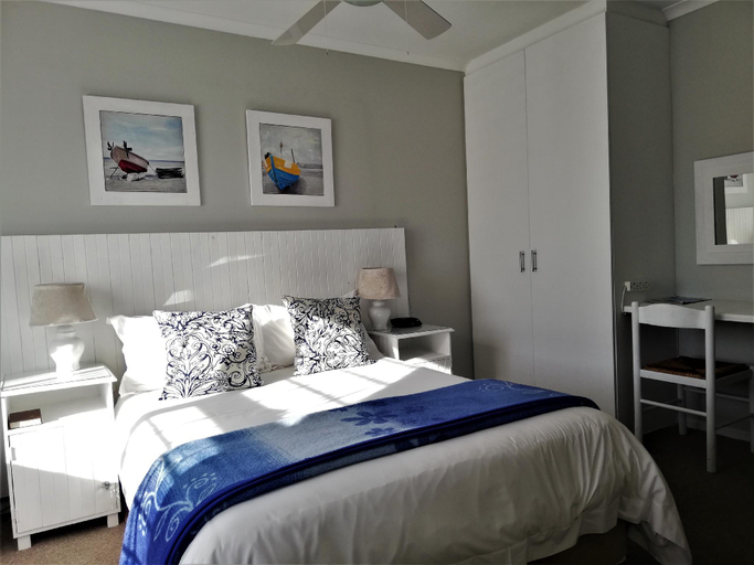Bedroom 4, Dolphin Inn Guesthouse Blouberg, City of Cape Town