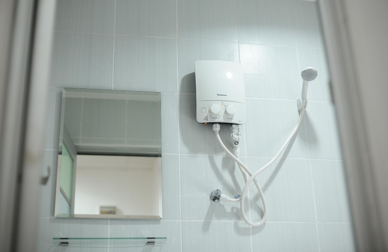 Bathroom 4, MG Hotel, Mersing