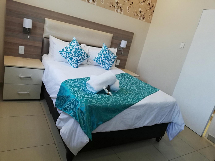 Bedroom 5, Tudor House Hotel, eThekwini