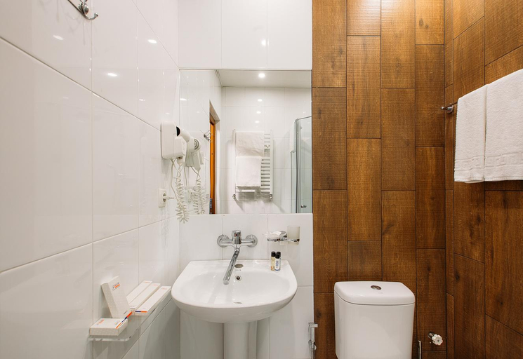 Bathroom 5, Golden Palace Hotel, Mtskheta