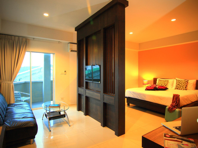 Exterior & Views 19