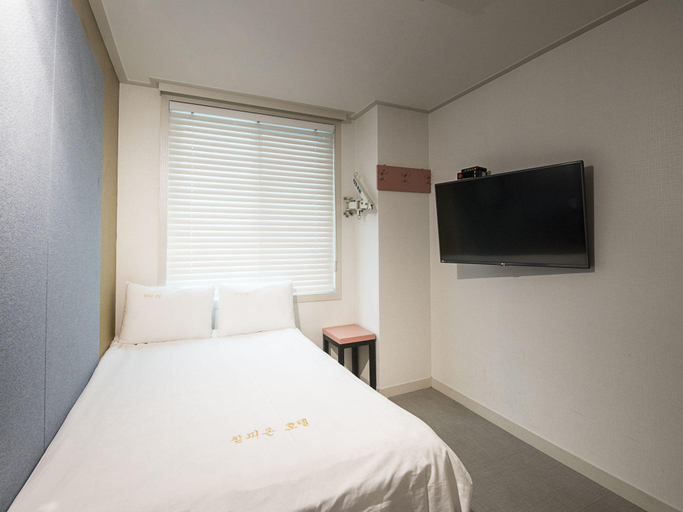 Bedroom 3, Champion Hotel, Jeju