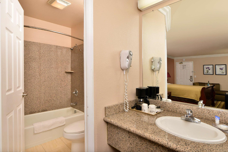 Bathroom 5, Inn By The SFO, San Mateo