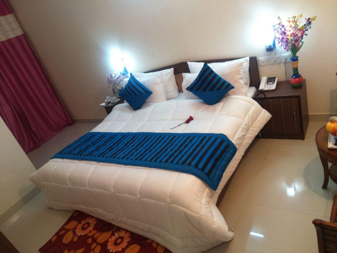 Bedroom 5, Hotel Luck Residency, Delhi