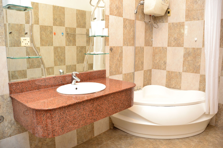Bathroom 7