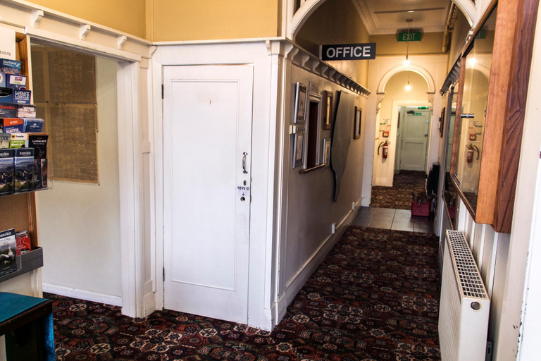 Public Area, Kiwi's Nest Budget Accommodation & Backpackers, Dunedin