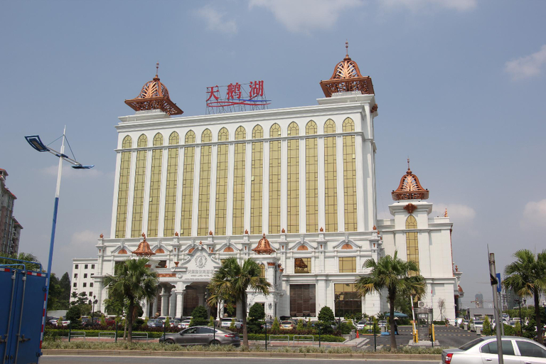Exterior & Views 2, Swan Lake Recreation Hotel Foshan, Foshan