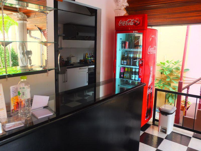 Public Area, Phratamnak Inn, Pattaya