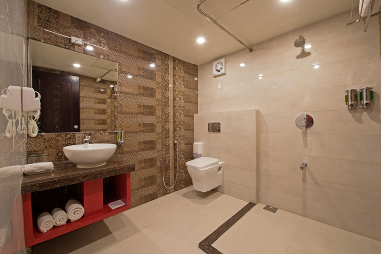 Bathroom 3, Regenta Inn Vadodara, Vadodara