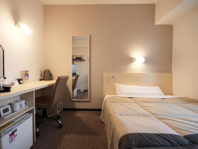 Bedroom 3, Super Hotel Ikebukuro Nishiguchi, Toshima