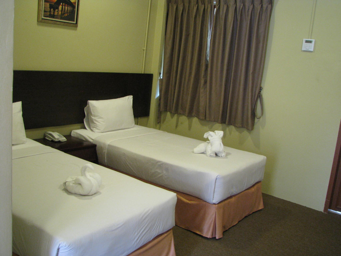 Bedroom 3, Mersing Merlin Inn, Mersing