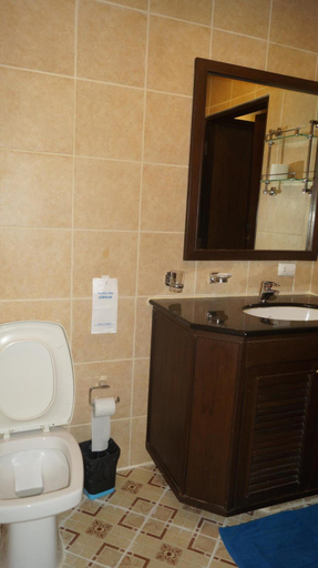 Bathroom 3, Queen Victoria Inn., Pattaya