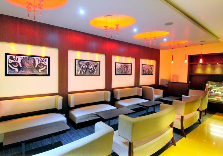 Public Area 3, Hotel Celebration - Raipur, Raipur