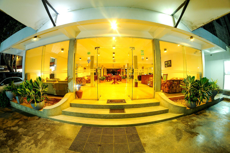 Public Area 2, Lake Wind Hotel, Thissamaharama