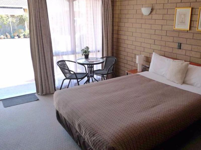 Bedroom 3, Rippleside Park Motor Inn, Geelong West