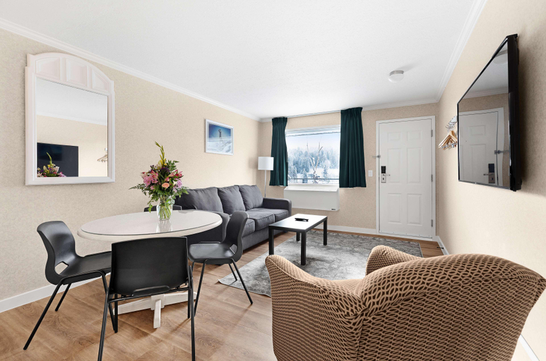 Public Area 2, SureStay by Best Western Rossland Red Mountain, Kootenay Boundary