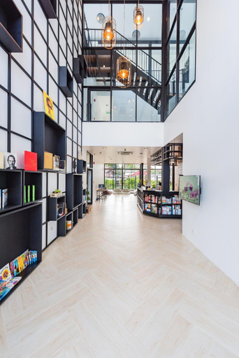 Public Area 2, Book a Bed Poshtel - Hostel, Phuket Island