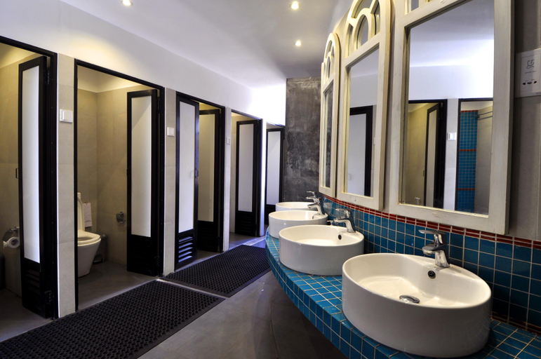 Bathroom 4, Clock Inn Dehiwala, Dehiwala-Mount Lavinia