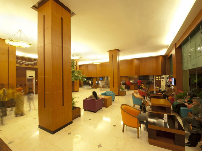 Public Area 23