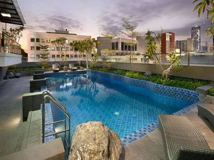 Crown Prince Hotel Surabaya Managed by Midtown Indonesia, Surabaya