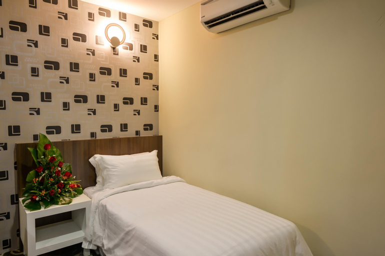 Bedroom 3, De Champs Hotel, Kuantan