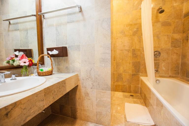 Bathroom 5, Ari Putri Hotel, Badung