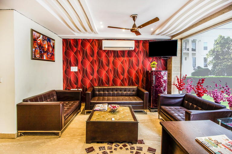 Public Area 2, FabHotel Le Continental, Delhi