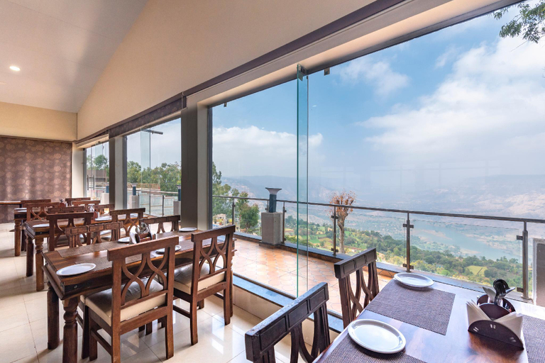 Public Area, Cloud Mist Resort and Spa, Satara