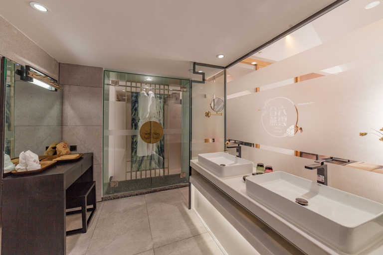 Bathroom 4, LiuHeYunYan Hotel.Dali, Dali Bai