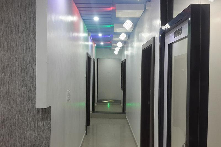 Public Area 3, Hotel Holiday Era Lodging, Aurangabad