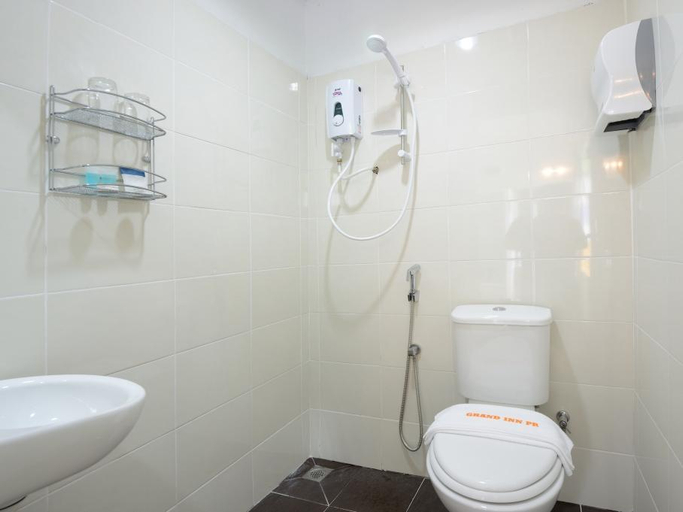 Bathroom 5, Swing & Pillows @ Grand Inn George Town Penang, Penang Island
