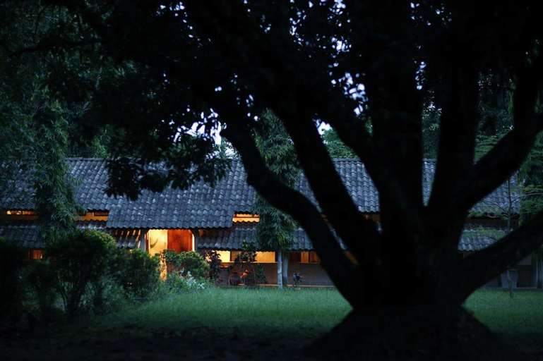 Tigertops Tharu Lodge, Lumbini