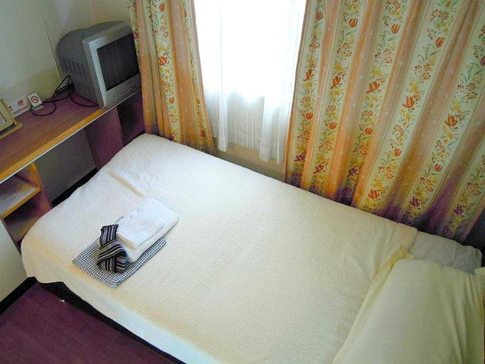 Bedroom 2, Eishinkan Hotel, Shinjuku