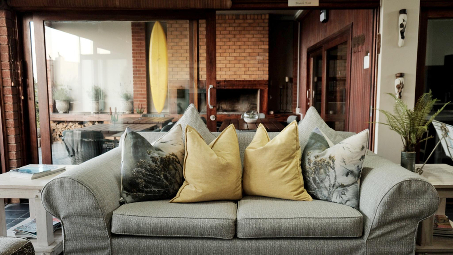 Public Area 4, Shaloha Guesthouse on Supertubes, Cacadu
