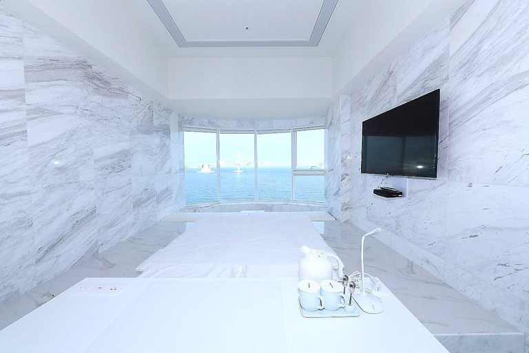 Others 4, hotel 1, Suyeong