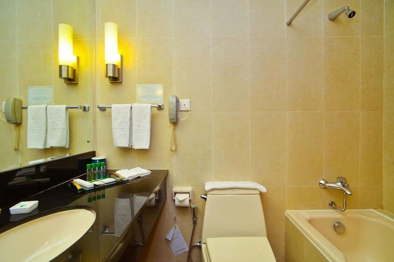 Bathroom 4, Dynasty Hotel, Miri