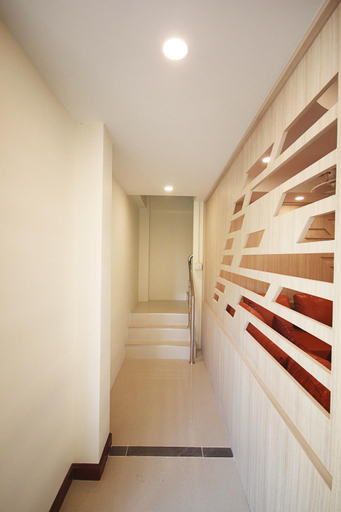 Public Area 2, Happy Hostel, Pattaya