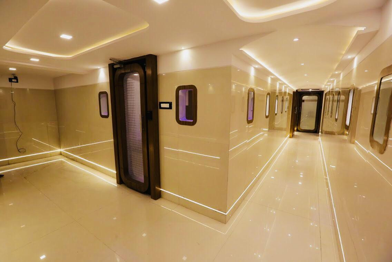 Public Area 3, Qubestay Airport Capsule Hotel Hostel, Mumbai Suburban