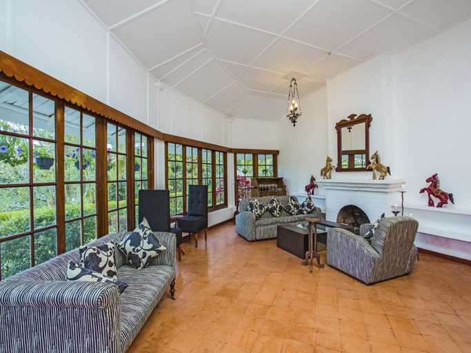 Public Area 2, Mountbatten Bungalow, K.F.G. & G. Korale