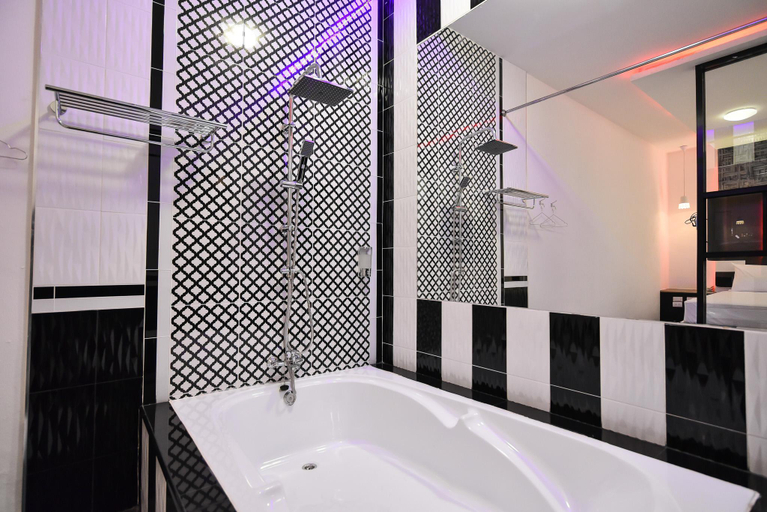 Bathroom 3, Relax Villa Hotel, Muang Samut Prakan
