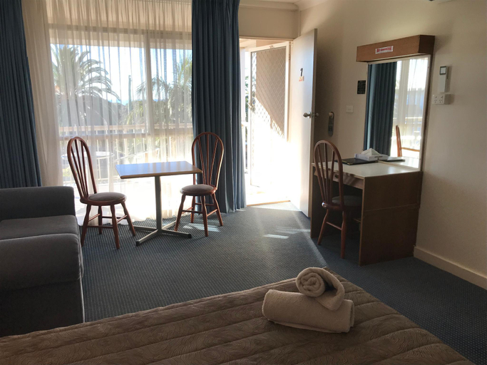 Bedroom 3, Holiday Lodge Motor Inn, Eurobodalla