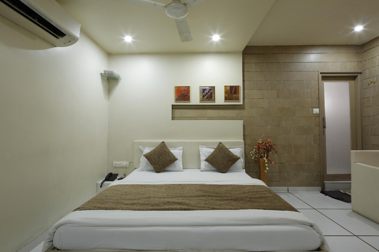 Bedroom 3, Hotel Volga, Ahmadabad